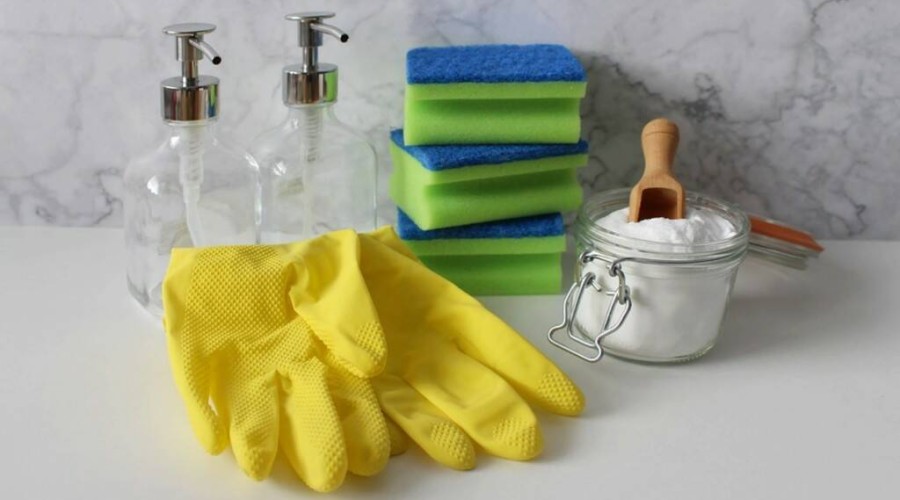 Очиститель для кухни и ванной из двух ингредиентов, что есть у вас дома