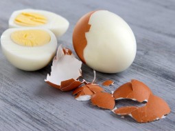 Как очистить вареное яйцо всего за три секунды