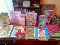 Приазовский район Запорожской области получил книги от Томска 